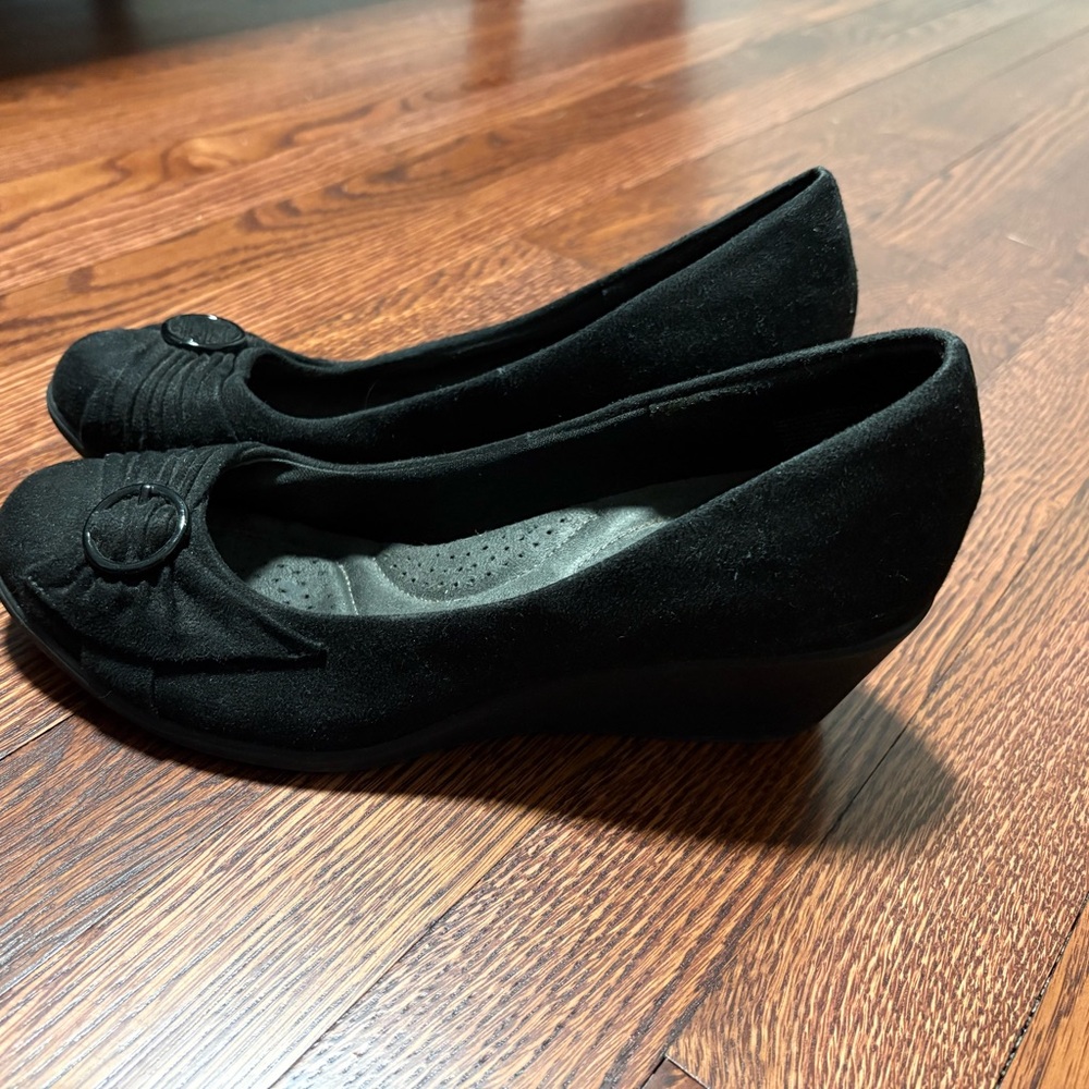 Closed toe Black Women's Wedge Shoes